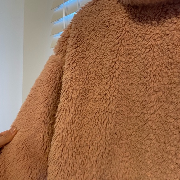 Sherpa Pullover - Picture 3 of 3